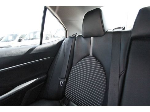 Used 2022 Toyota Camry SE w/ Convenience Package FWD image 14