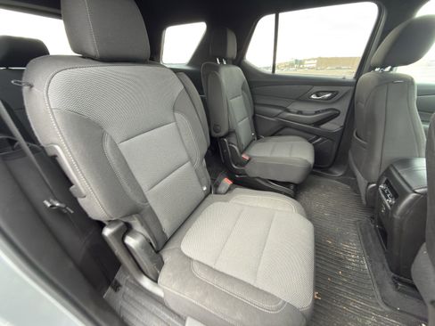 Used 2023 Chevrolet Traverse LT image 13