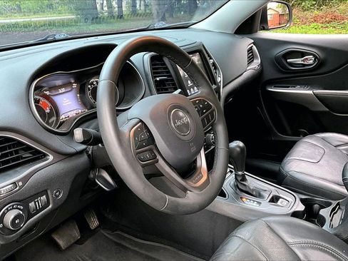 Used 2021 Jeep Cherokee Latitude Lux w/ Comfort/Convenience Group FWD image 14
