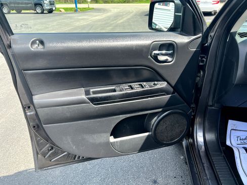 Used 2014 Jeep Patriot Latitude image 10