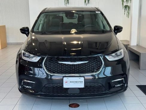 Used 2024 Chrysler Pacifica Limited FWD image 39