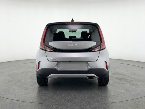 Used 2025 Kia Soul LX w/ LX Technology Package FWD image 7