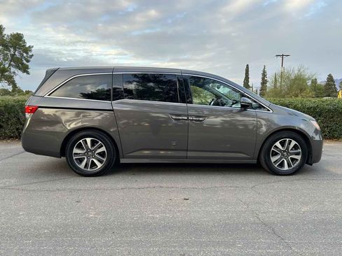 Used 2015 Honda Odyssey Touring image 5