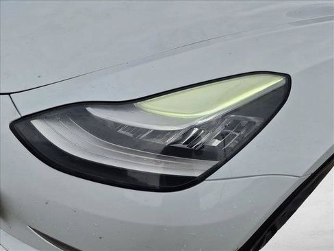 Used 2020 Tesla Model 3 Standard Range Plus RWD image 11