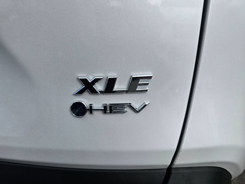 Used 2025 Toyota RAV4 XLE Premium w/ Weather Package AWD/4WD image 21