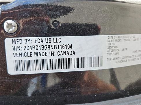 Used 2022 Chrysler Pacifica Touring-L FWD image 25