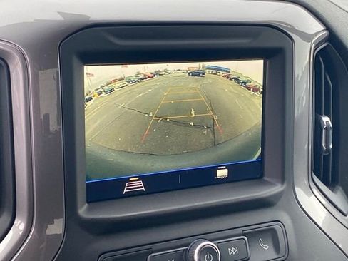 Certified 2019 Chevrolet Silverado 1500 Custom Trail Boss w/ Custom Convenience Package image 10