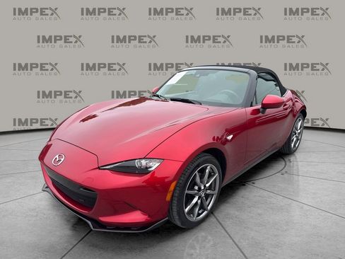 Used 2020 MAZDA MX-5 Miata Grand Touring w/ Appearance Package RWD image 1