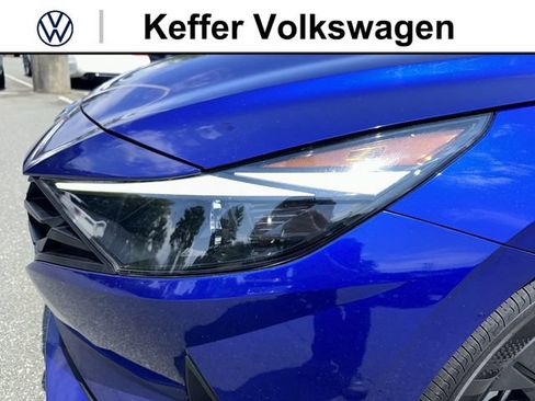 Used 2023 Hyundai Elantra Blue FWD image 9