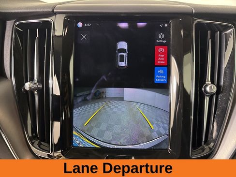 Used 2023 Volvo XC60 B5 Core w/ Climate Package AWD/4WD image 18