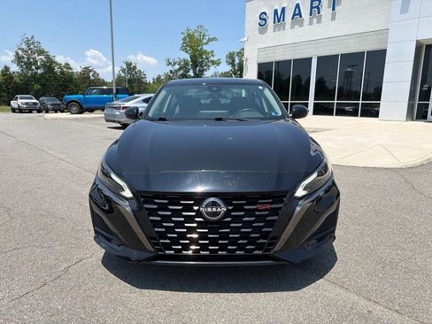 Used 2023 Nissan Altima 2.5 SR w/ SR Premium Package AWD/4WD image 9