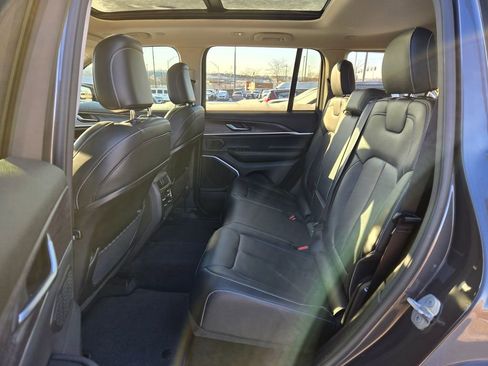 Used 2022 Jeep Grand Cherokee Limited 4xe image 27