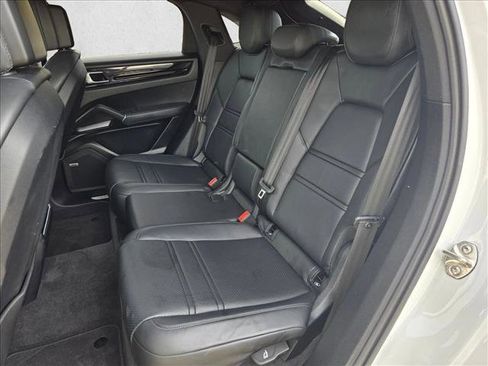 Used 2022 Porsche Cayenne E-Hybrid image 19
