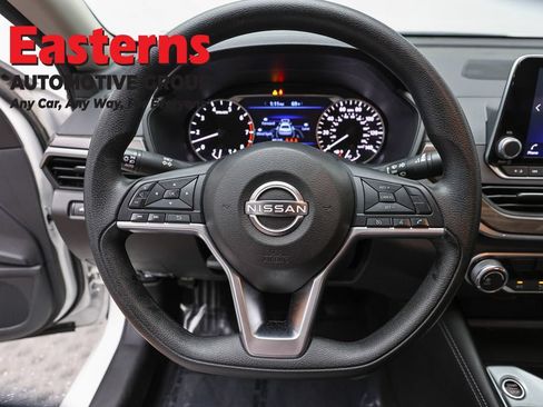 Used 2023 Nissan Altima 2.5 SV FWD image 10
