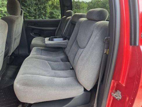 Used 2005 Chevrolet Silverado 3500 LS w/ Heavy-Duty Power Package AWD/4WD image 19