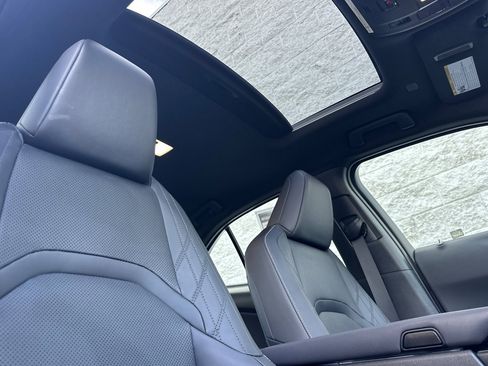 Used 2025 Lexus UX 300h FWD image 14