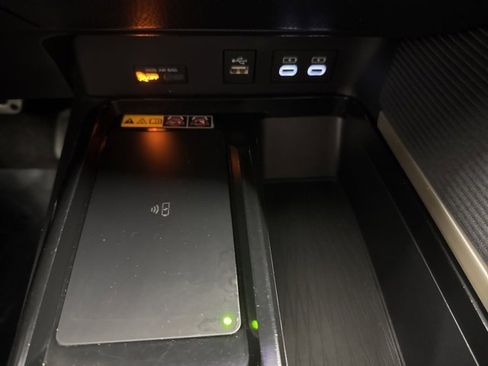 Used 2025 Toyota Camry SE w/ Multimedia Upgrade Package image 35