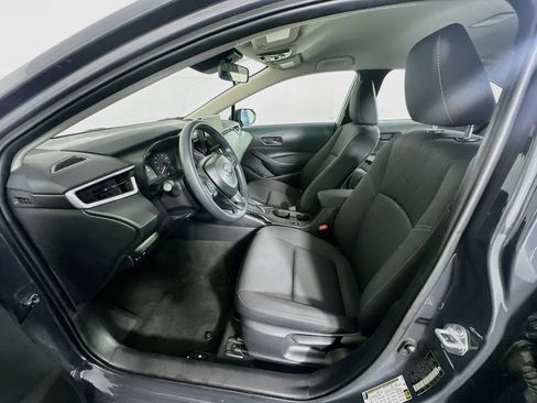 Used 2025 Toyota Corolla LE FWD image 13