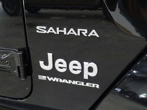Used 2024 Jeep Wrangler Unlimited Sahara AWD/4WD image 40