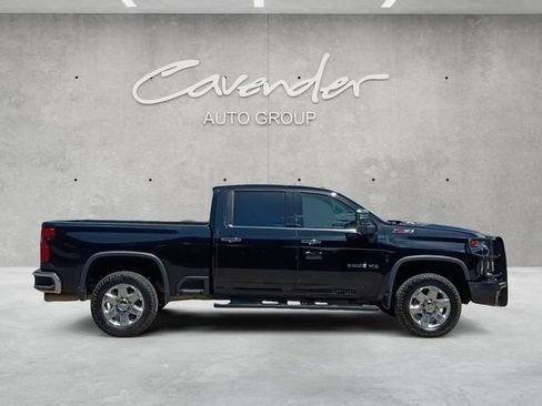 Used 2022 Chevrolet Silverado 2500 LTZ w/ LTZ Convenience Package AWD/4WD image 17