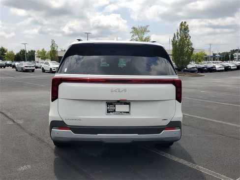 New 2026 Kia Carnival EX image 5
