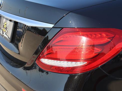 Used 2018 Mercedes-Benz E 300 image 13
