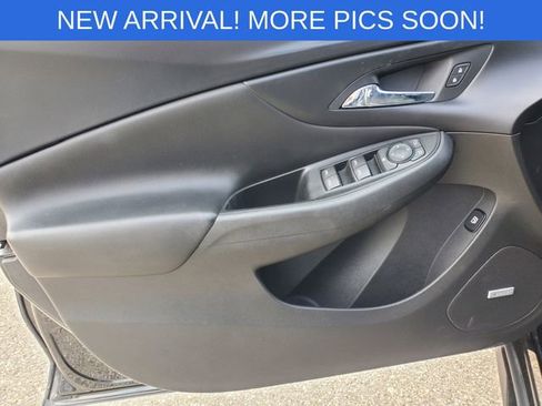 Used 2018 Chevrolet Volt Premier FWD image 12