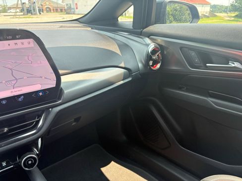 Used 2024 Chevrolet Equinox EV RS FWD image 22