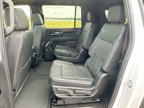 Certified 2025 GMC Yukon XL Denali w/ Sun & Power Step Package image 22