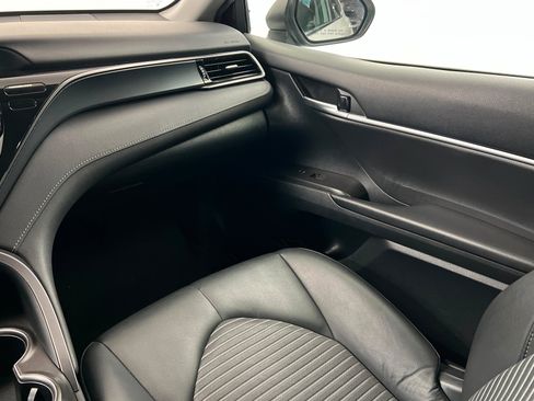 Used 2023 Toyota Camry SE image 11