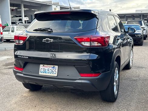 Used 2021 Chevrolet TrailBlazer LS w/ LPO, Blackout Package image 12