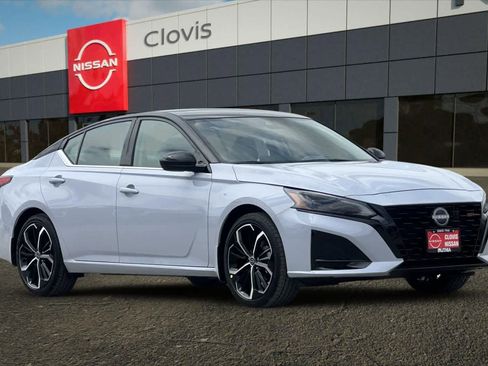 New 2026 Nissan Altima 2.5 SR FWD image 10