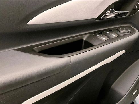 Used 2018 Chevrolet Bolt Premier w/ Driver Confidence II Package image 22