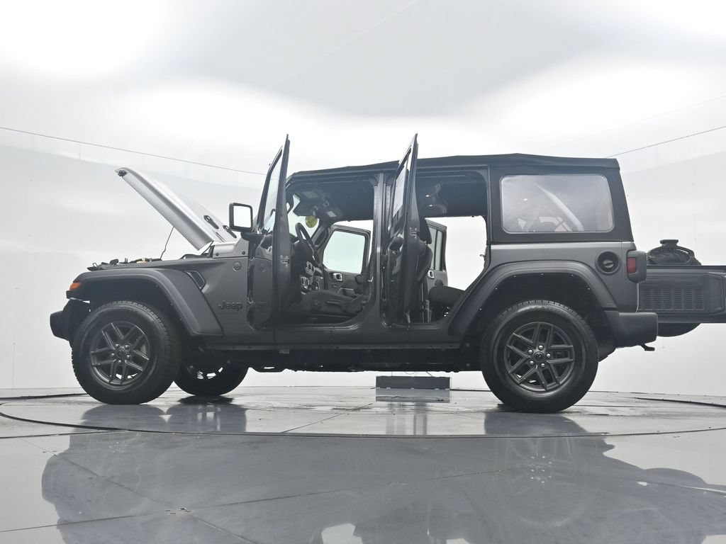 Used 2024 Jeep Wrangler Unlimited Sport AWD/4WD image 44