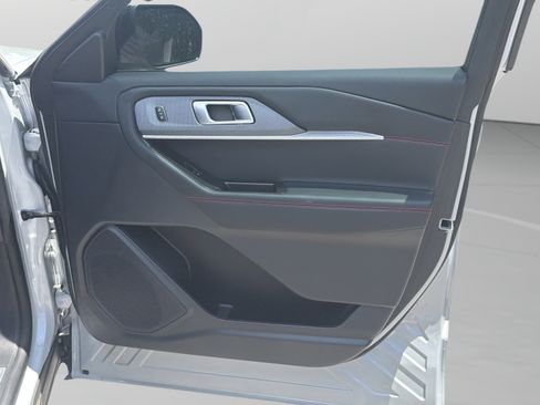 Used 2026 Ford Explorer ST-Line RWD image 34