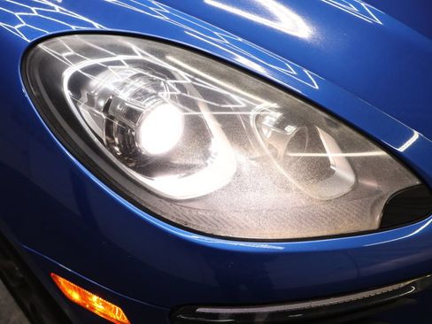 Used 2016 Porsche Macan S w/ Infotainment Package AWD/4WD image 32