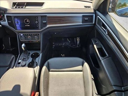 Used 2021 Volkswagen Atlas SE image 16