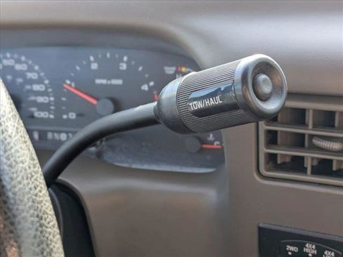 Used 2003 Ford F250 XLT image 11