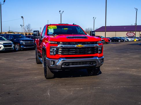 Used 2025 Chevrolet Silverado 2500 LT AWD/4WD image 10