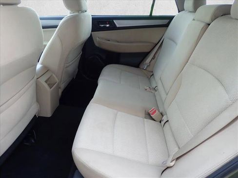 Used 2015 Subaru Outback 2.5i Premium image 9