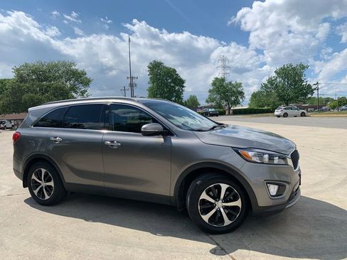 Used 2016 Kia Sorento EX w/ EX Premium Package FWD image 4