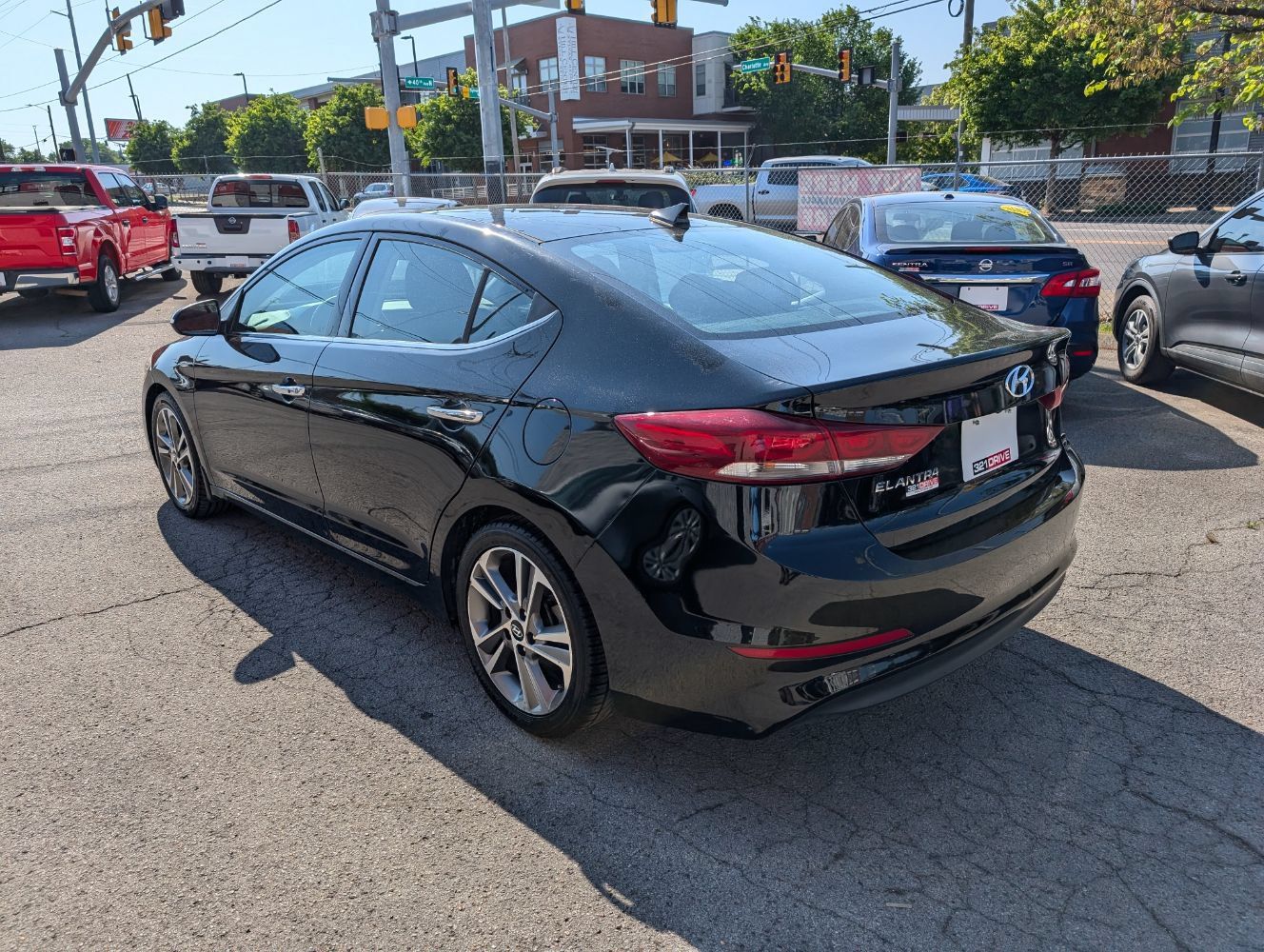 Used 2017 Hyundai Elantra Limited FWD image 8