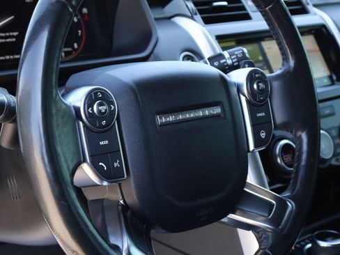 Used 2018 Land Rover Discovery HSE Luxury AWD/4WD image 19