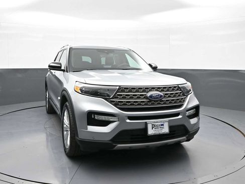 Used 2022 Ford Explorer King Ranch w/ Premium Technology Package AWD/4WD image 3