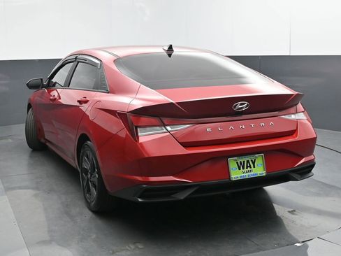 Used 2023 Hyundai Elantra SEL w/ Cargo Package image 4