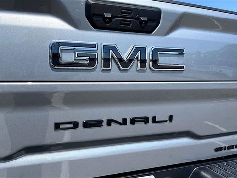 Used 2025 GMC Sierra 2500 Denali Ultimate AWD/4WD image 10