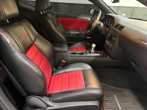 Used 2014 Dodge Challenger R/T RWD image 16