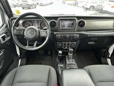 Used 2022 Jeep Gladiator Sport image 12