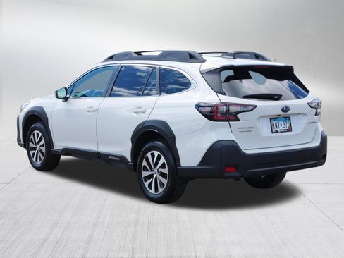 Used 2024 Subaru Outback Premium AWD/4WD image 5