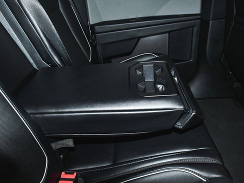 Used 2024 Tesla Cybertruck AWD Crew Cab image 58